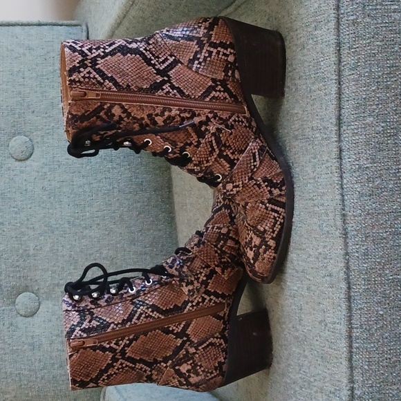 Express ankle boots shoes zipper high heel pointed snake print brown tan 8.5 - Picture 5 of 11